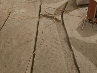 强、弱电路穿线施作