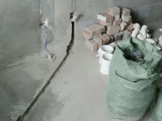 水、电管开槽施作