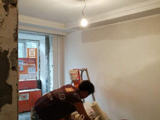 墙、顶面腻子批嵌