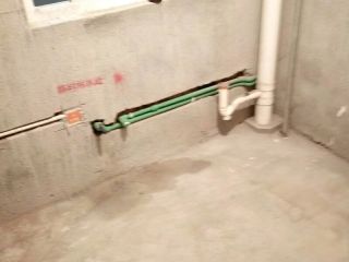 水、电管开槽施工
