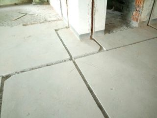水、电管开槽施工