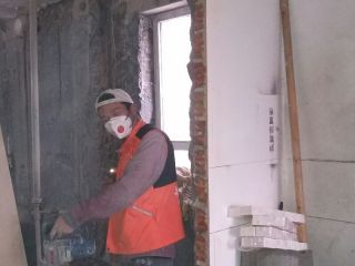 水、电管开槽施工