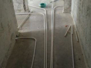 水、电管开槽施作
