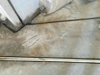 水、电管开槽施作