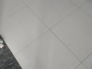 地砖铺贴及地面找平施作