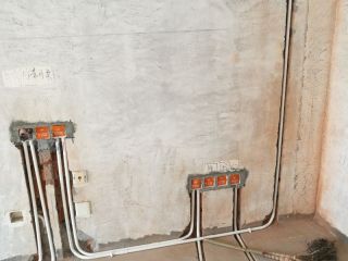 水、电管开槽施作
