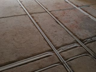 强、弱电路穿线施作