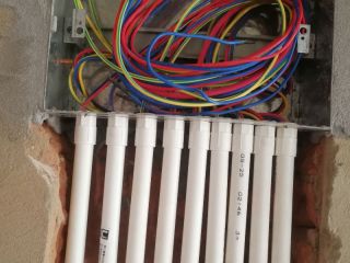 强、弱电路穿线施作