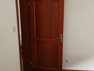 成品门及墙纸铺贴