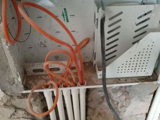 水、电管开槽施作