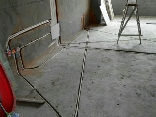 水、电管开槽施工