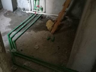 水、电管开槽施工
