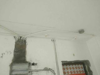 水、电管开槽施作