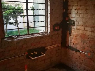 水、电管开槽施作