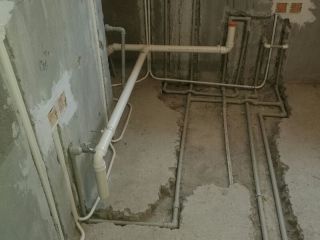 水、电管开槽施作