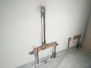 水、电管开槽施工
