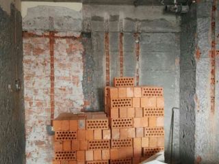 水、电管开槽施作