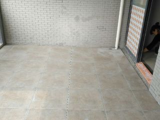 地砖铺贴及地面找平施作
