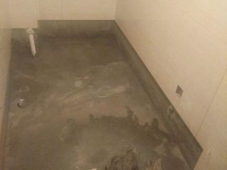 地砖铺贴及地面找平施作