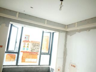 地砖铺贴及地面找平施作