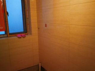地砖铺贴及地面找平施作