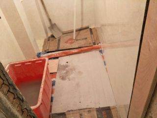 地砖铺贴及地面找平施作