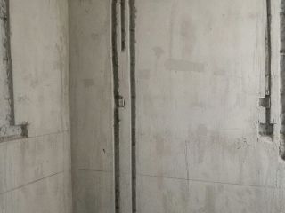 水、电管开槽施工