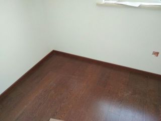套装门、踢脚线安装