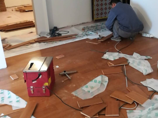 实木复合地板铺设
