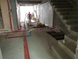 强、弱电路穿线施作