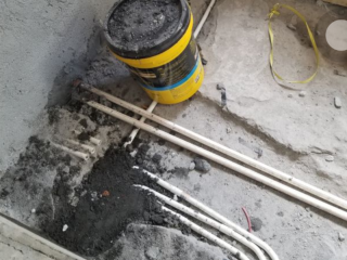 水、电管开槽施作