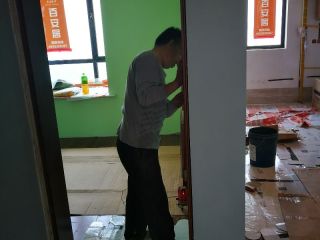 成品门及墙纸铺贴