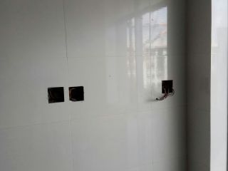 厨房、卫生间墙砖施作