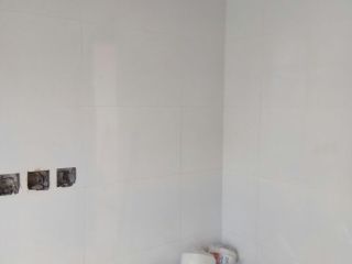 厨房、卫生间墙砖施作