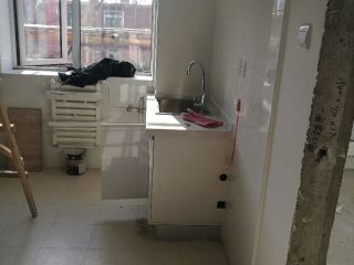 成品门及墙纸铺贴