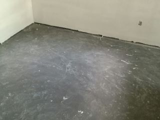 地砖铺贴及地面找平施作