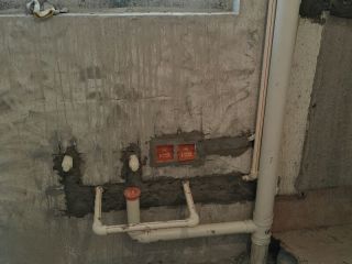水、电管开槽施作