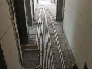 水、电管开槽施作