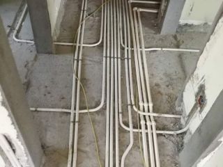 水、电管开槽施作