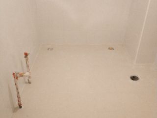 地砖铺贴及地面找平施作