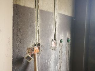水、电管开槽施作