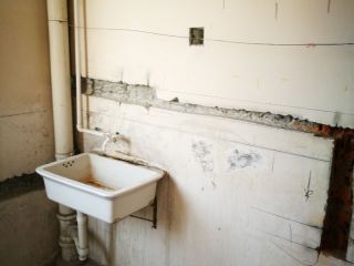 水、电管开槽施作