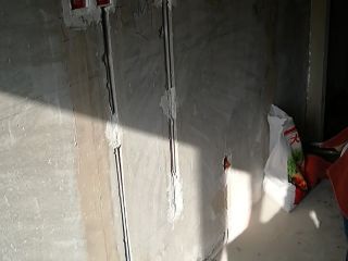 水、电管开槽施作