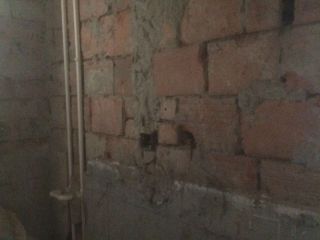 水、电管开槽施作