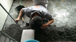 地砖铺贴及地面找平施作