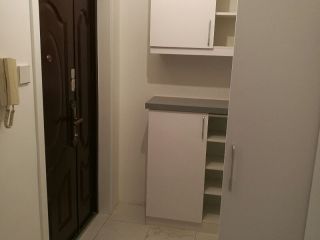 成品门及墙纸铺贴