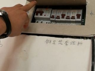 强、弱电路穿线施作