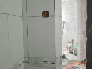 厨房、卫生间墙砖施作