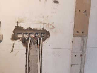 强、弱电路穿线施作