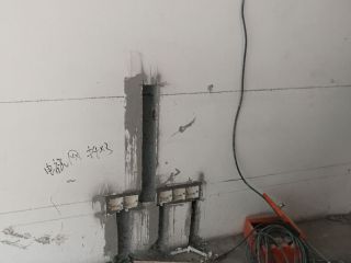 水、电管开槽施工